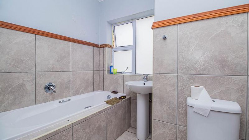 9 Bedroom Property for Sale in Outeniqua Strand Western Cape